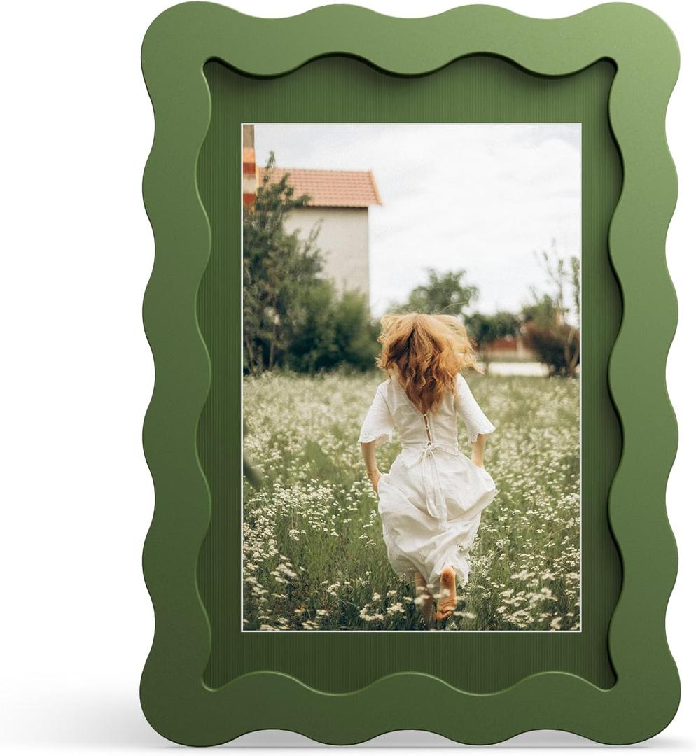4x6 Picture Frame with Mat for 3.5x5, Wavy Edge Wooden Real Glass Photo Frame for Tabletop and Wall Hanging, Green, 1 Pack