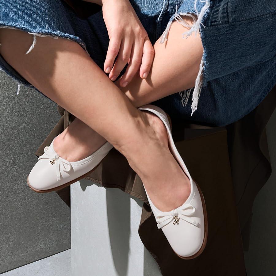 Naturalizer Women's Essential Ballet Flat Leather 9.5M, White