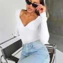 Trendy Queen Going Out Tops for Women Trendy Long Sleeve Shirts Fashion Clothing V Neck Basic Y2K Clothes Cute Shirt Corset (White, L)