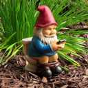 Bygytyo Naughty Resin Gnomes on Toilet Outdoor Garden Gnome Statue Christmas Halloween Garden Decoration Gifts,Suitable for Lawns,Courtyards,Patios,Desks,Gardens,Etc.