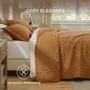Bedsure Twin Quilt - Ultra Soft Twin XL Quilt Bedding for Dorm Decor, Lightweight All-Season Comforter, Honey Ginger Bedspread Coverlet with Clover Pattern, 68 x 86 Inches