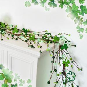 1 Pcs St Patricks Day Garland 5ft, Shamrock Garland, St Patrick's Day with Green Light, St. Patrick's Day Decorations Saint Patricks Irish Decor for Table Mantle Indoor Home