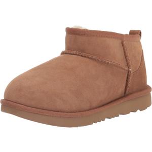 UGG Kids' Classic Ultra Mini Boot (11 Little Kid, Chestnut)
