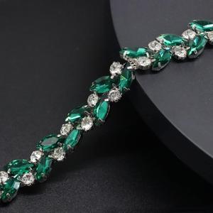 Jerler 1 Yard Rhinestone Trim, Crystal Rhinestone Chain Applique, Ideal for DIY Decoration and Wedding Clothing Embellishments, 0.6" Width (Green)