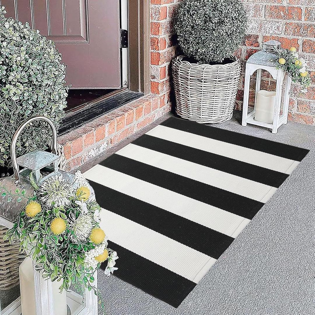 Striped Rug Outdoor Porch Rug Black and White 27.5x43 inches Washable Layered Outdoor Doormat Front Door Mat Cotton Striped Outdoor Rug for Front Door Entryway Patio Laundry Kitchen (2.3'x3.6')