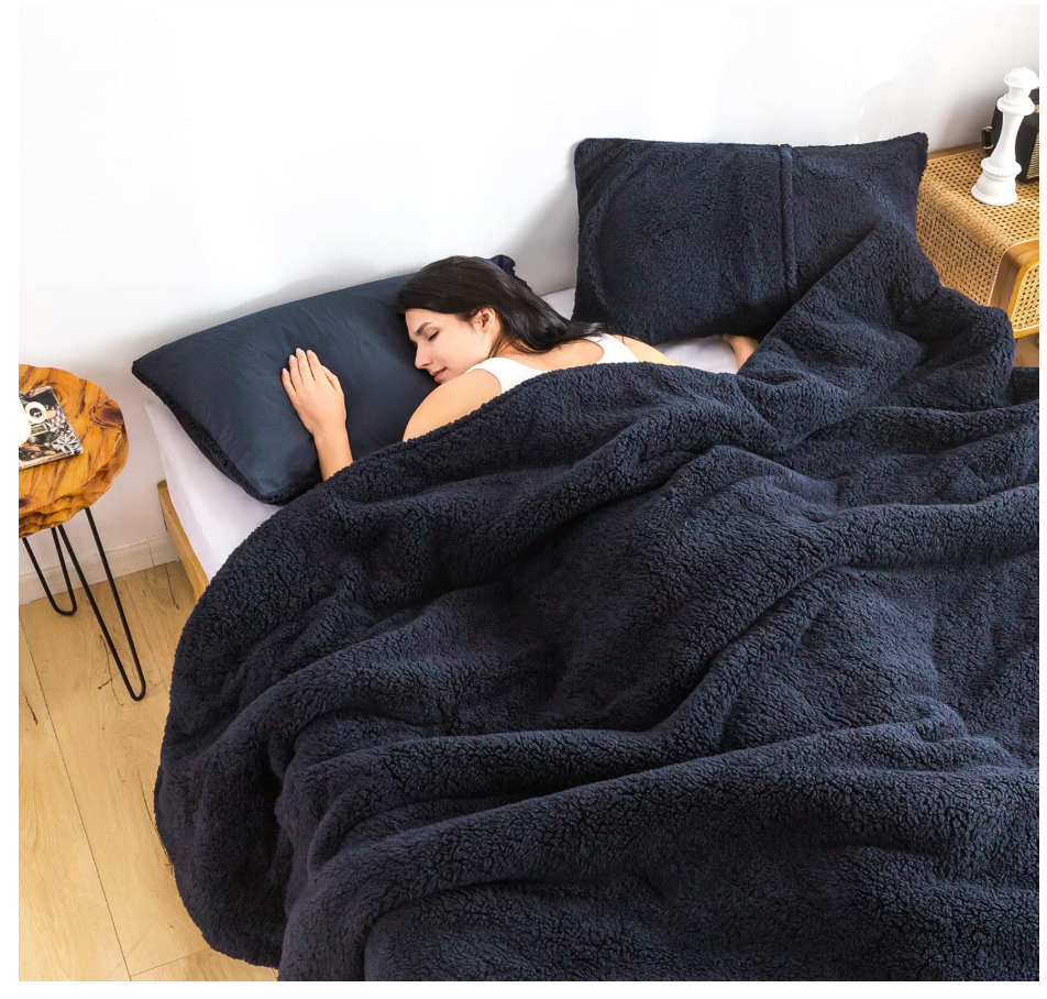 Warm Sherpa Comforter Set with Pillowshams Fleece Comforter King Size Lightweight Cozy Plush Washable Cotton Down Alternative Soft Comforter and Pillow Shams(Dark Navy Blue,King