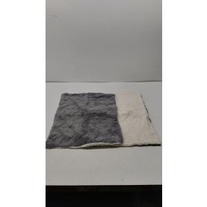 Grey And White 2 Pillow Cases 49x65