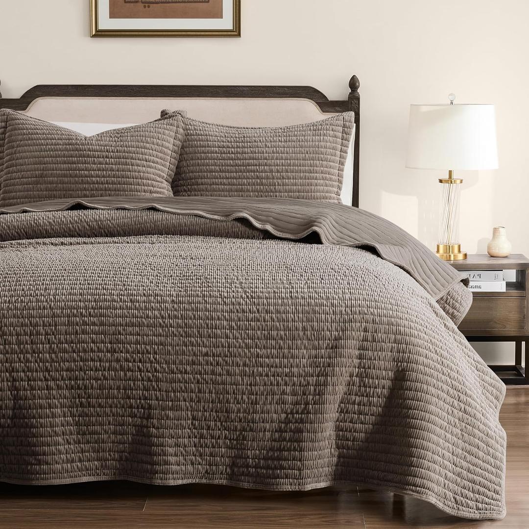 WDCOZY Velvet Queen Size Quilt Set - Beige Striped Soft Lightweight Bedspread, Tan Neutral Ribbed Farmhouse Country Rustic Coverlet, Taupe Camel Modern Bedding Kakhi Warm Thin Comforter, 3 Pieces (Full/Queen (90"x90"))