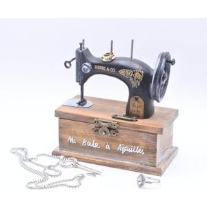 Decorative Tabletop Mini Wooden Jewelry Box Retro Classic Sewing Machine Style Home Decor (1 pcs)
