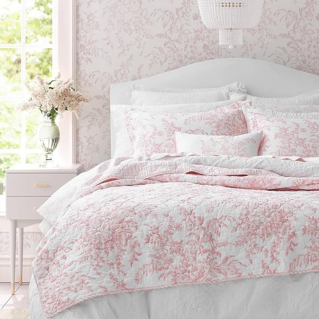 Laura Ashley - Queen Quilt Set, Soft & Reversible Cotton Floral Bedding with a Medium Weight Feel, 3 Piece Bed Set with Matching Pillowcases (Bedford Pink)