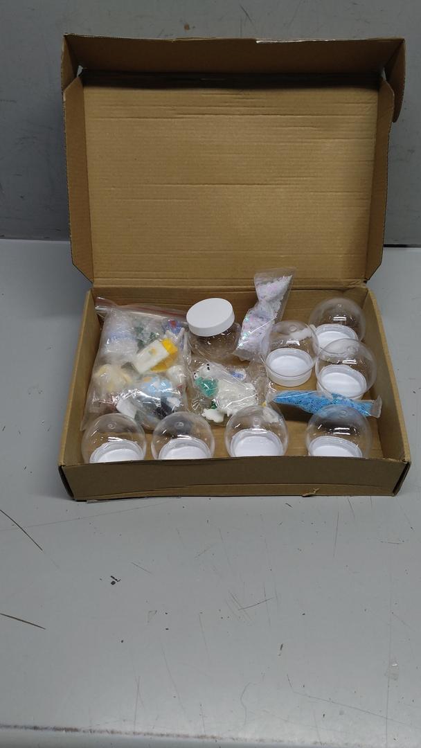 8 Sets Christmas Snow Globe Making Kit, Fake Snow and Glitter for Home DIY Craft