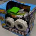 Hot Wheels, Monster Trucks 1/43, Giant Wheels, Toy for Kids to Create Incredible Crashes and Collisions, Model and Color Random