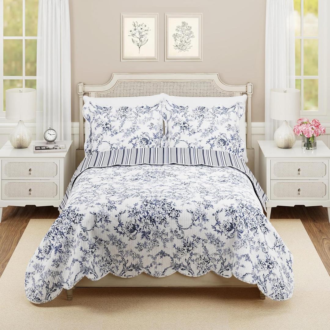 Garden Toile 3-Piece Reversible Quilt Set - Lightweight Coverlet Set, Floral Vintage Quilted Bedding Set with 2 Shams, All Seasons, King Size, Blue