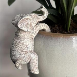 4 x Elephant Planter Hugger Figurine -Resin Hanging Elephant Statue Flower Pot Holder for Garden, Balcony, Patio, Lawn, and Home Decor 4 x Elephant Planter Hugger Figurine -Resin Hanging Elephant Statue Flower Pot Holder for Garden, Balcony, Patio, Lawn, and Home Decor