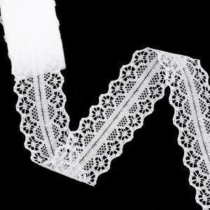 Hiswan White Lace Ribbon for Crafts, Vintage Cute Fabric Lace Trim for Sewing, Gift Wrapping, Wedding Bridal Decoration, Floral Bouquet,Christmas (10 Yards, Style 3)