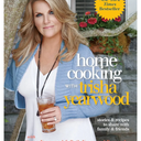 Home Cooking with Trisha Yearwood: Stories and Recipes to Share with Family and Friends: A Cookbook (Hardcover)