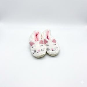 Fuzzy Cat Slippers for Women, Funny Animal House Shoes with Soft Memory Foam, Comfy Plush Warm Slip-on Slippers, Size 1/2