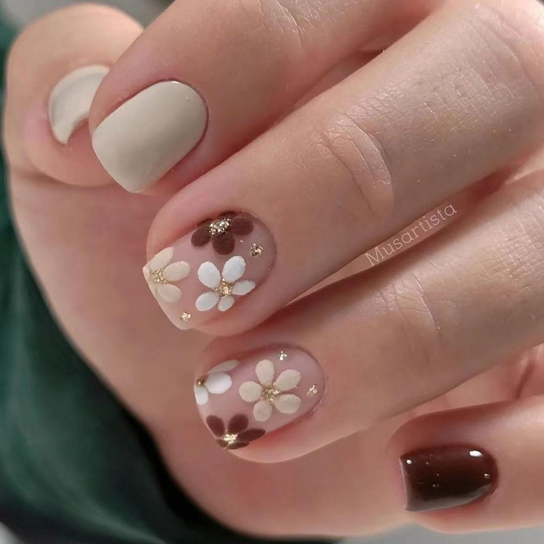 24 Pcs Fall Press on Nails Short Square - ZIFANHU Fake Nails Flowers Design Brown Glue on Nails Artificial Glossy Full Cover Autumn Small Stick on Nails for Women Nail Art DIY
