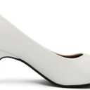 Women's Classic Round Toe Pumps, Mid Kitten Heel, Office Dress Shoes Matt White - US 9.5