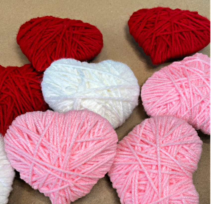 24 Pcs Valentine's Day Heart Ornaments Knitted Crochet Heart Tree Ornament 2.56 Inch Handmade Red Pink White Valentine Bowl Vase Filler Valentine Gift for Home Christmas Tree Wreath Decor