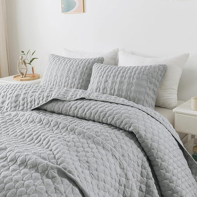 WDCOZY Cal King Size Bedding Set, Oversized Light Grey Quilted Bedspread with 2 Pillow Shams, Soft Lightweight Coverlet, All Season, 3 Pieces, 118 x 106 Inches