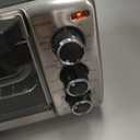 BLACK+DECKER 4-Slice Convection Oven, Stainless Steel, Curved Interior Fits a 9 inch Pizza, TO1313SBD, Silver 