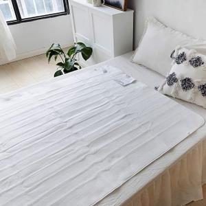 white sheet size 10.7"x 6.7"