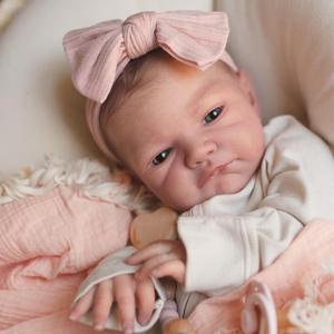 WOOROY Realistic Reborn Baby Dolls - 20 Inch Lifelike Newborn Baby Doll Girl Real Life Baby Dolls with Weighted Soft Body Gift Toy for Kids Age 3+ WOOROY Realistic Reborn Baby Dolls - 20 Inch Lifelike Newborn Baby Doll Girl Real Life Baby Dolls with Weighted Soft Body Gift Toy for Kids Age 3+