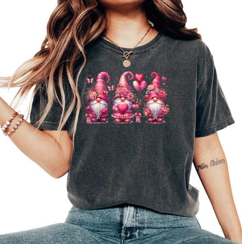 Valentine's Day Shirt Womens Cute Graphic T-Shirts Funny Love Heart Print Short Sleeve Romantic Tops, Small