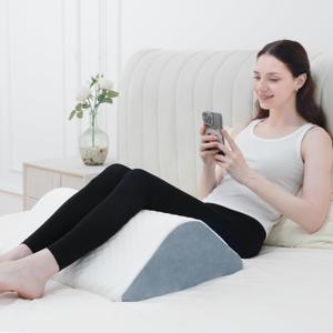Knee Wedge Pillow Bed Wedge Pillow for Sleeping, Wedge Pillows for After Surgery Leg Pillow for Knee Pain Relief, Back Pain, Sciatica, Hip Support