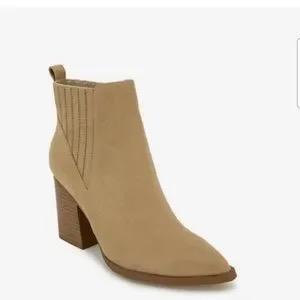 Women's Shoes, Size 8