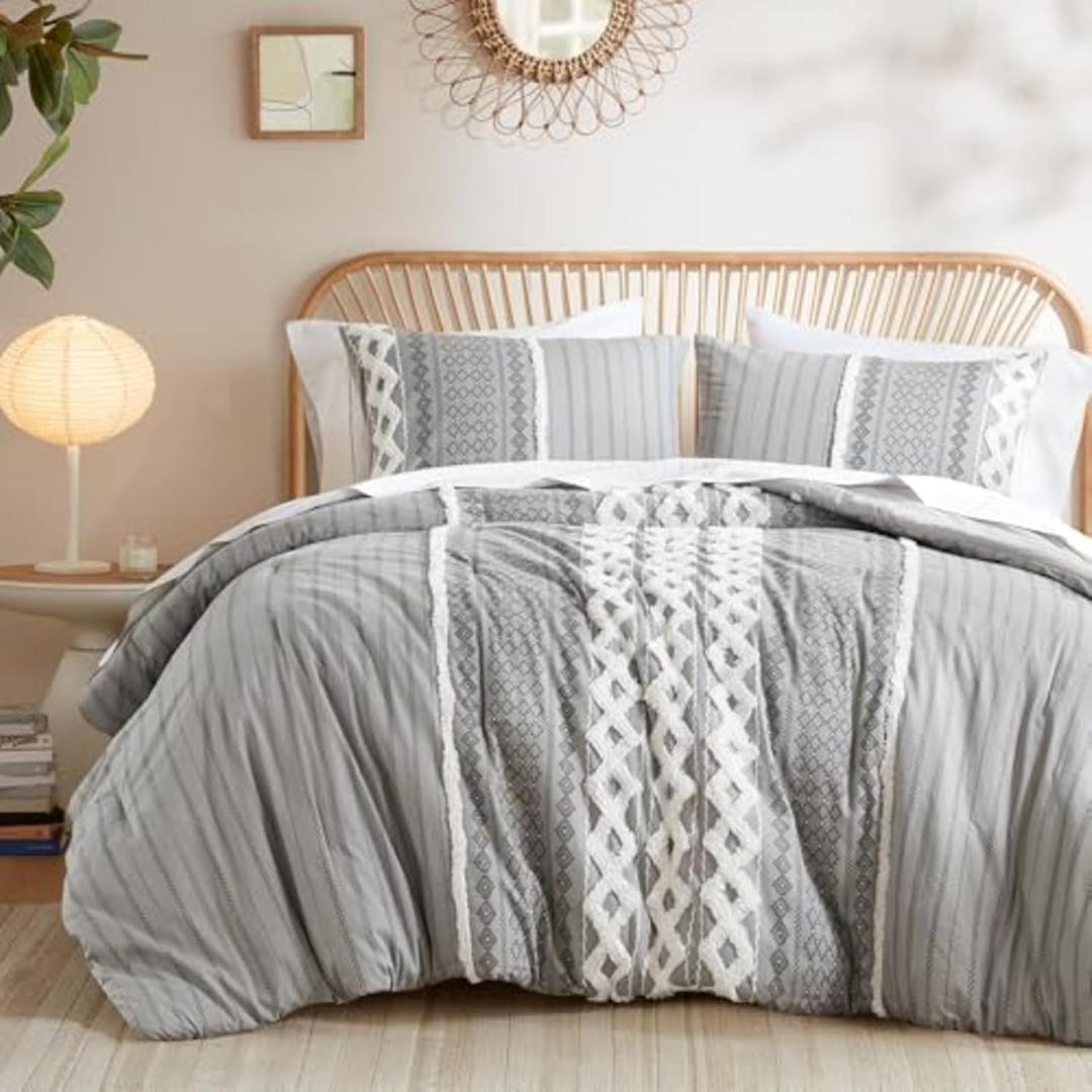 INK+IVY Comforter for Queen Size Bed, Chenille Tufted, Breathable Cotton Comforter Set Queen, All Season Modern Boho Comforter with Farmhouse Bedding Flare, 2 Matching Shams, Queen Gray 3 Piece