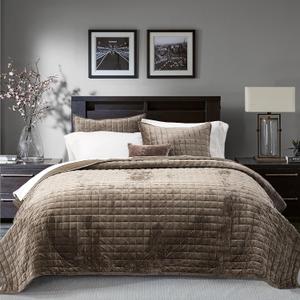 RECYCO Luxury Velvet Quilt Set King Size Bedding Sets, Ultra Soft Velvet Comforter Set, Lightweight Channel Box Stitch Oversized Bedspread Coverlet for All Season, with 2 Shams, Mocha Brown