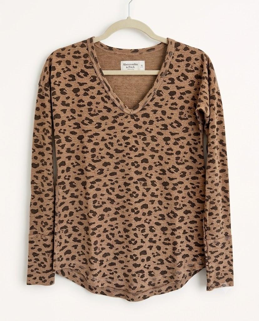 Women's Cheetah Print V Neck Long Sleeved Sweater, 3XL