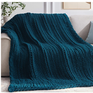 Negwoo Chunky Knit Throw Blanket, 50''*60'' Knitted Throw Chenille Yarn for Bed Couch, Handmade Peacock Blue Crochet Big Thick Blanket, Machine Washable Cute Comfy Blanket for Home Decor
