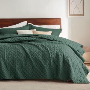 Bedsure Quilts Queen Size - Lightweight Bedspreads Queen Size with Basket Weave Pattern, Soft Quilt Bedding, Dark Green Comforter Coverlet for All Seasons (90" x 96")