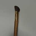 [SOO ADOR] BY MAENG #33 Highlighter & Powder Brush - Multi-Functional Brush for Flawless Highlighting and Setting | Designed by K-Pop Makeup Artist Maeng | Makeup Brush Powder Brush