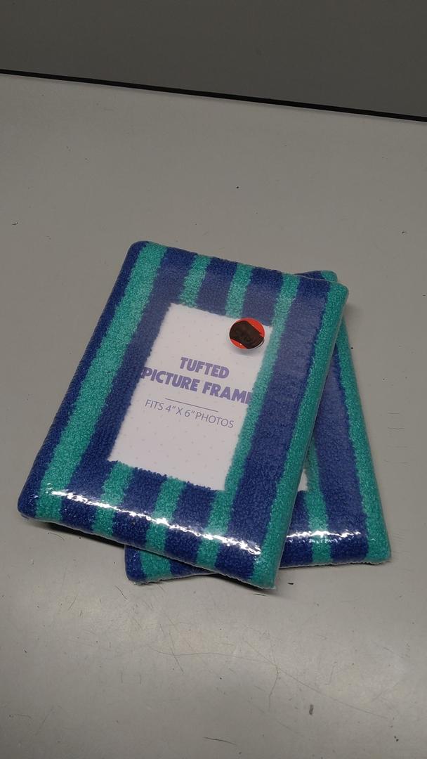 TUFTED PICTURE FRAME FITS 4X6 PHOTOS Pack of 2