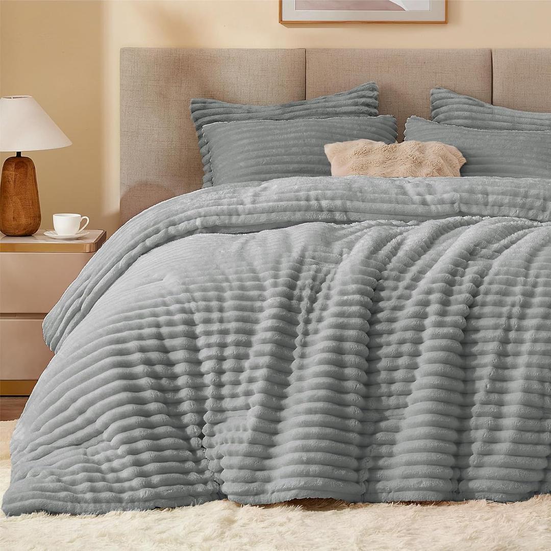 BEDELITE Fleece Oversized Queen Comforter Set -Super Soft & Warm Fluffy Light Grey Bedding, Luxury Fuzzy Heavy Bed Set for Winter with 2 Pillow Cases