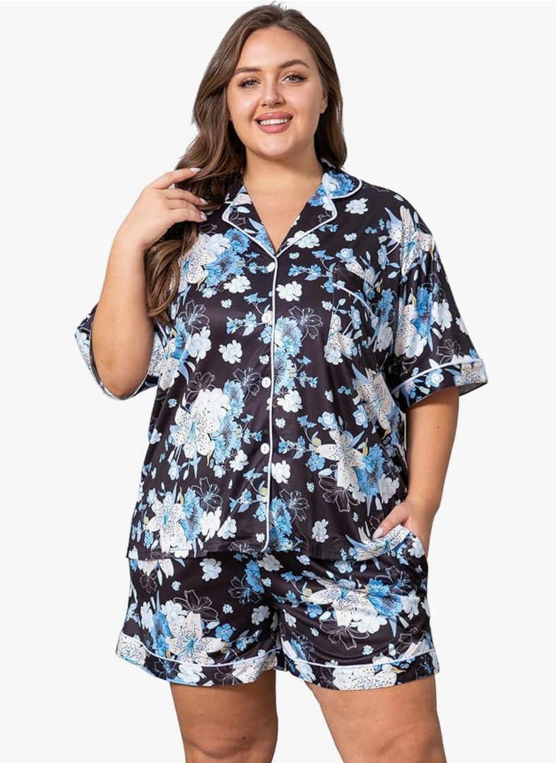 Vozanet Women's Pajamas Set Button Down Short Sleeve with Shorts 2pcs Lounge Sets Lovely Print , size 4 XL