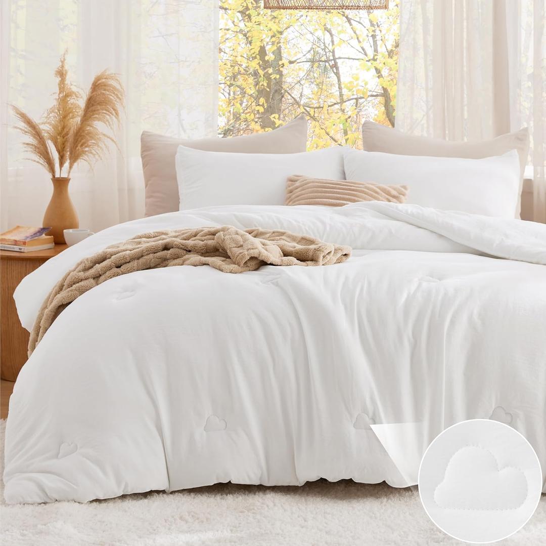 Bedsure Queen Comforter Set White, Soft Prewashed Queen Size Bedding, Quilted Comforter with Cloud Design, Down Alternative Comforter for All Seasons, 3 Pieces Bed Set with 2 Pillow Shams