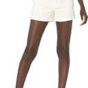 Amazon Essentials Women's Mid-Rise Slim-Fit 3.5 Inch Inseam Khaki Shorts (6, Cream)