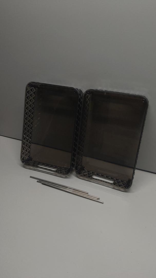 2 plastic boxes with 2 steps 20x30 cm