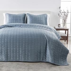 Great Bay Home Twin Size Velvet Quilt and Sham Set - Dual-Sided Luxury Velvet, Heavyweight 2-Piece Bedding Set - Ultra Soft, Quilted Box-Stitched and Down-Alternative Fill (Twin/Twin XL, Steel Blue)