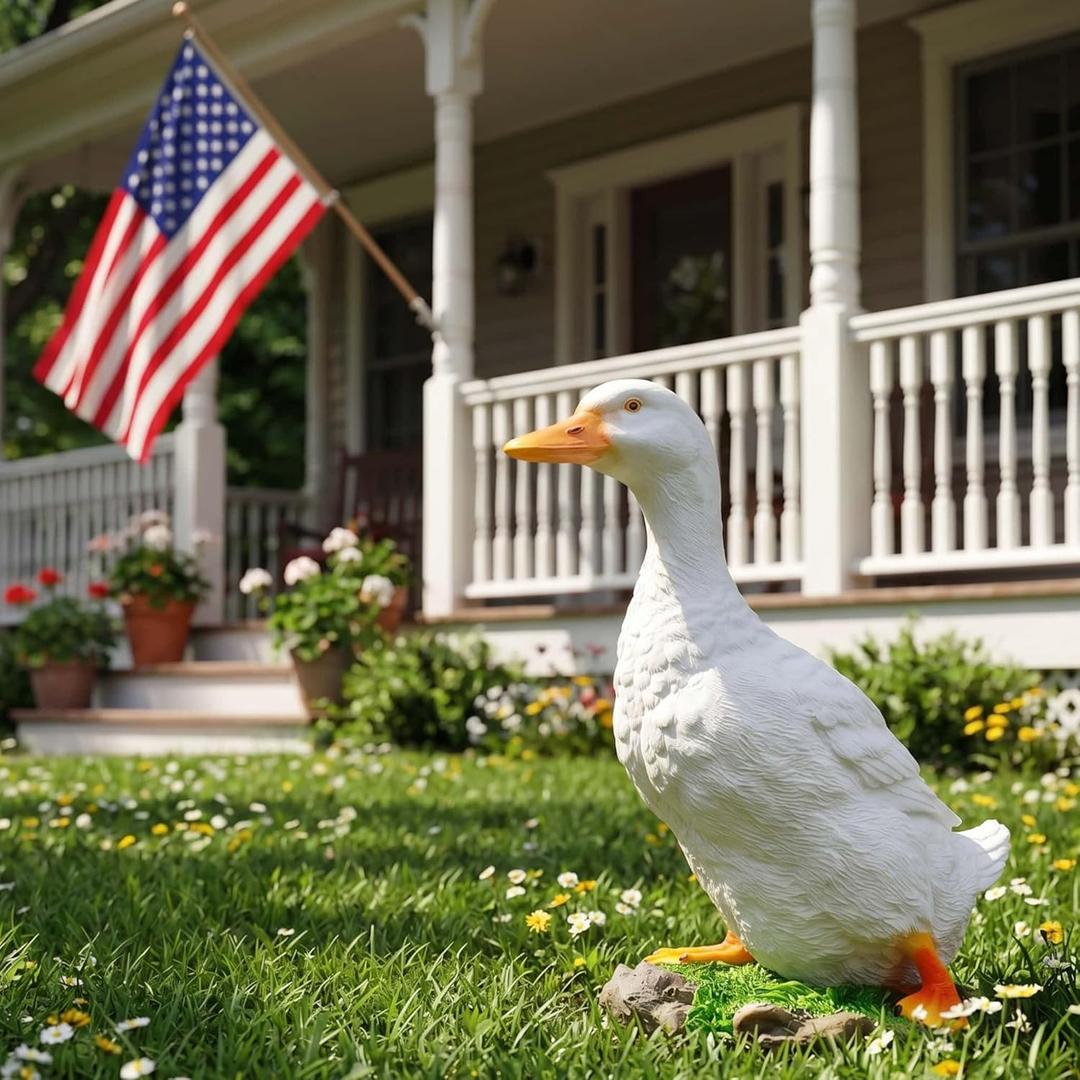 7" Realistic Duck Statues, Funny Duck Fence Decoration, Resin Duck Decor, Outdoor Animal Statue, Duck Sculpture, Perfect for Home Garden Stairs, Farm, Patio, Backyard (White)