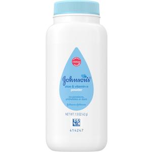 Johnson's Baby Naturally Derived Cornstarch Baby Powder with Aloe and Vitamin E for Delicate Skin, Hypoallergenic and Free of Parabens, Phthalates, and Dyes for Gentle Baby Skin Care, 1.5 oz
