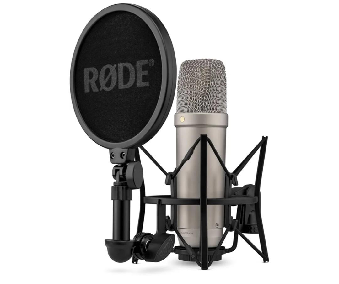 Rode NT1 5th Generation Condenser Microphone with SM6 Shockmount and Pop Filter,Silver