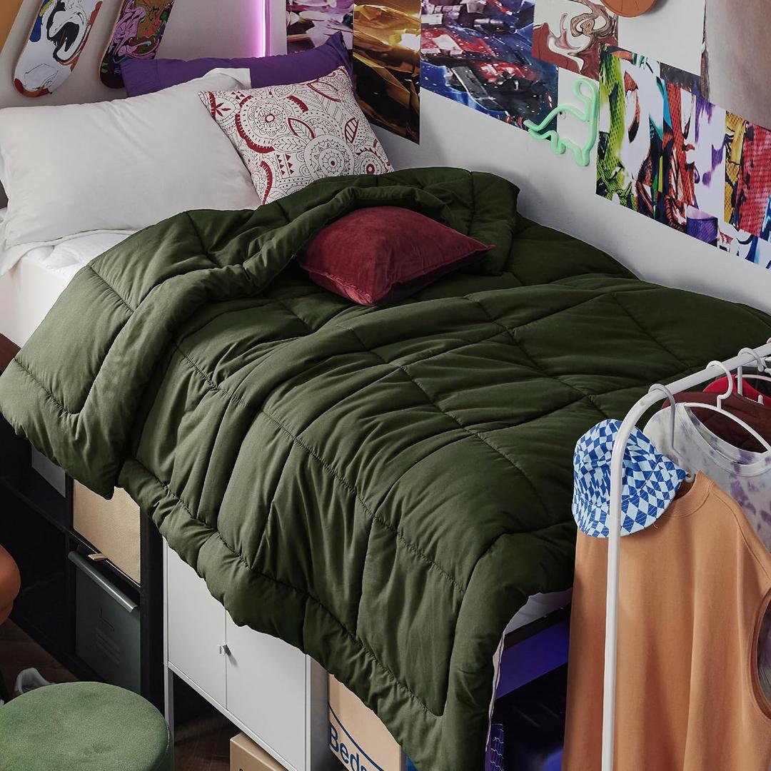 Bedsure Comforter Duvet Insert - Quilted Comforters Twin Size, All Season Duvet, GentleSoft Down Alternative Bedding, with 8 Tabs, Gifts for Women/Men, Olive Green, Twin 88 x 68 Inches