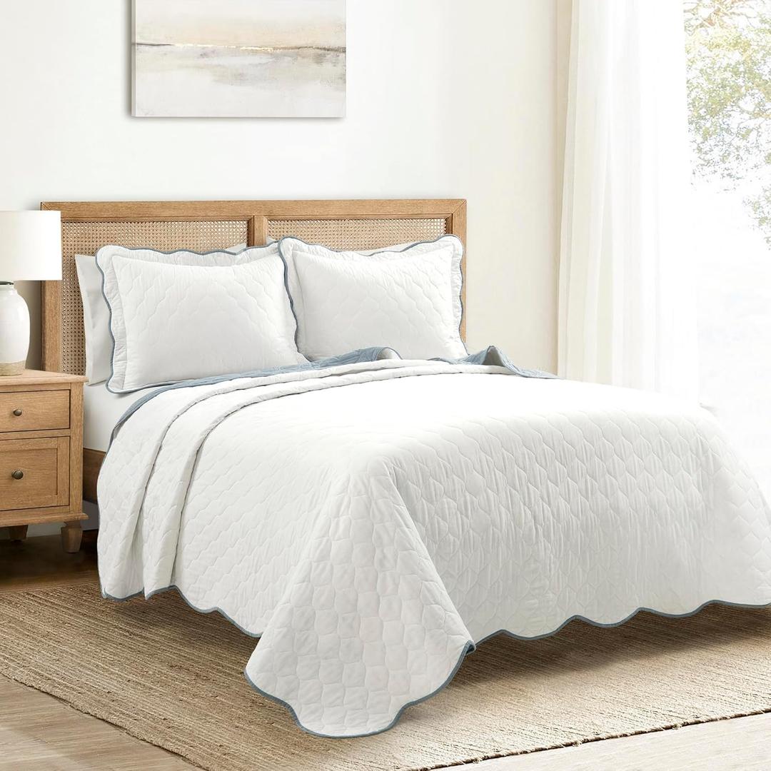 Lush Decor Coastal Chic Scalloped Edge Reversible Cotton Quilt 3 Piece Set, King/California King, Blue & White - Bedding Set - White Quilt - Coastal Decor