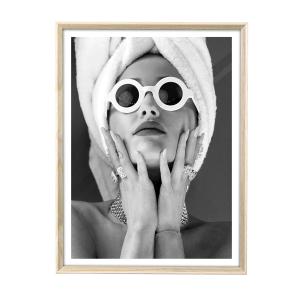 iHery Natural OAK Wood Framed Italian Woman Eating Pasta Wall Art, 12x16in Quality Canvas Vintage Lady Eating Spaghetti, Black And White Print, Retro Sophia Loren Kitchen Wall Art Set of 1